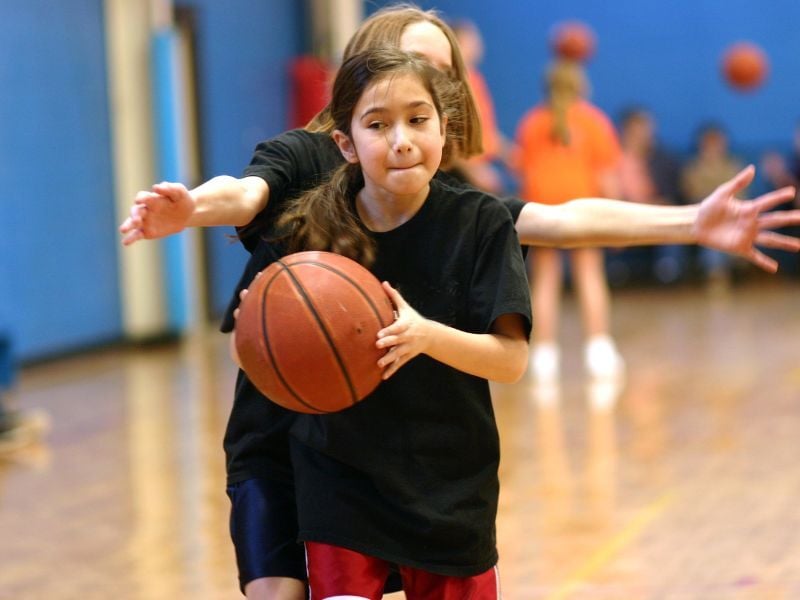 kids playing basketball